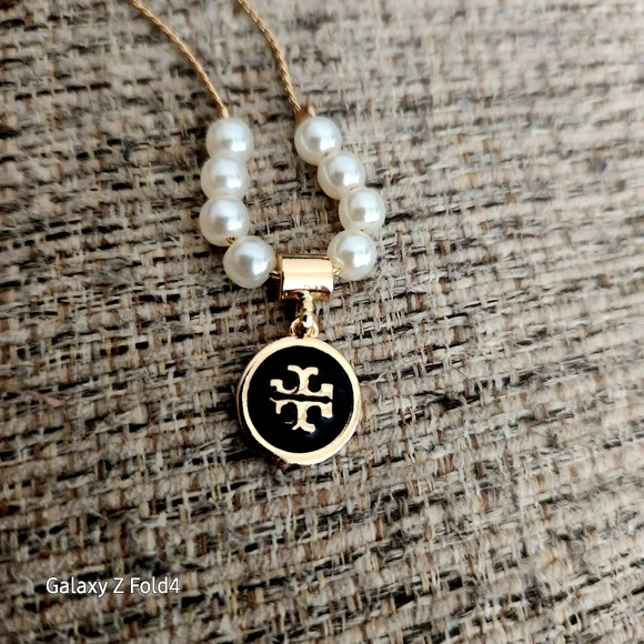 Tory Burch Earrings and Bracelet in Set Black & Gold - Picture 2 of 4